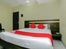 OYO Parimeet Hotel, hotel a Turambhe