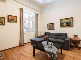 Charming 3bd apt. close to metro