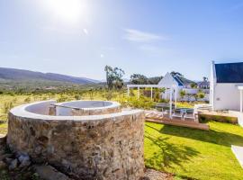 Lucky Crane Villas, hotel cerca de Millstone Pottery, McGregor