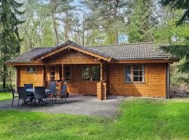 Amazing Home In Neede With 3 Bedrooms, Sauna And Wifi, vakantiehuis in Neede