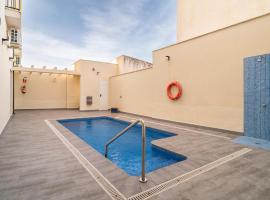 Amazing Apartment In Fuente De Piedra With Wifi，豐特德彼德拉的附設泳池的飯店