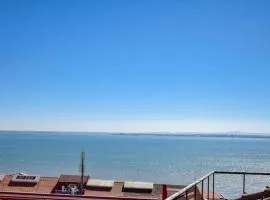 Stylish Lisbon Apartment Central