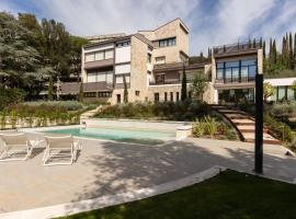 Exclusive Perugia Getaway - Apartments with Shared Pool & Parking, hotel sa bazenima u gradu Peruđa