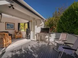 Seashells Bach - Whangamatā Holiday Home