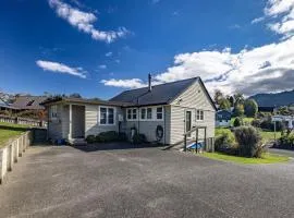 Drasko's Den - Ohakune Holiday Home