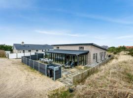 Holiday Home Clarabelle - all inclusive - 1-2km from the sea by Interhome, hytte i Hvide Sande