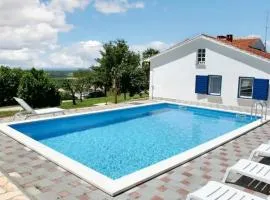 Family villa in Buje with pool and sea view