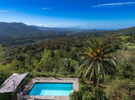 Alta Vista , villa avec piscine privée et vue exceptionnelle près d'Ajaccio、Sarrola-Carcopinoの格安ホテル