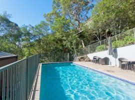 Pittwater Vistas - Moments to Palm Beach, vacation home in Palm Beach