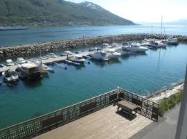 By the sea. Hybel/Room in South of Troms Central