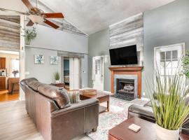 All-Season Indian Lake Home with Covered Deck!, βίλα σε Huntsville