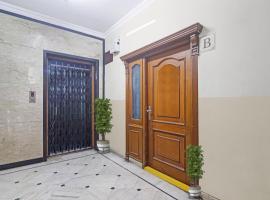 Capital O Hotel Samrat Palace Near Nampally Station، فندق في أبيدس، حيدر أباد