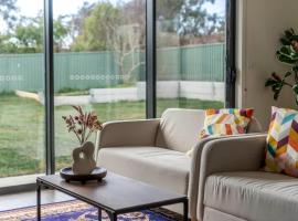 Gorgeous Hawker Townhouse, villa i Canberra
