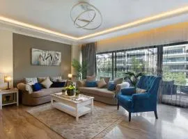 Lake View Residence 3 BR Apt - Families Only