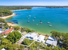 Ocean Front Luxury - The Lambeth Walk, отель в городе Bundeena