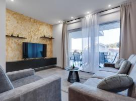 Holiday Home Tica by Interhome, hotel i Zaton