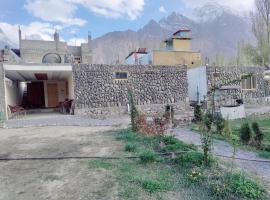 Baltistan Sarayee hotel £ Guest House, Pension in Skardu