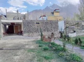 Baltistan Sarayee hotel £ Guest House