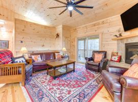 Smoky Mountain Cabin Rental with Hot Tub and Views!: Cosby şehrinde bir villa