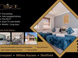 MK City Center House, perfect for FAMILIES, GROUPS, free parking, Sky TV, Desk space managed by CHIQUE PROPERTIES LTD, hotel di Milton Keynes