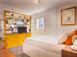 Duquesa port studio apartment - bright sunlit terrace