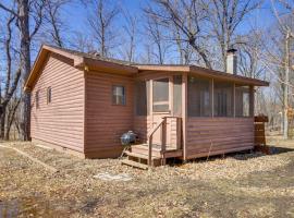 Wooded Park Rapids Cabin Lake Access, Boat Slip!, holiday home in Arago