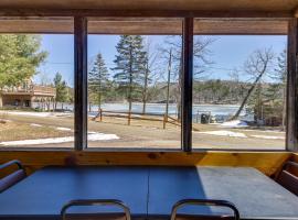 Lakefront Park Rapids Cabin with Resort Amenities!, holiday home in Arago