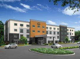 GrandStay Hotel & Suites Johnston-Des Moines, IA، فندق مع موقف سيارات في جونستون