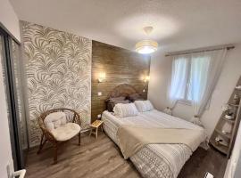 Bel appartement T2 refait à neuf, hotel in Bielle