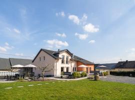 Dreamy Holiday Home in Ellscheid with Terrace, hotell med parkeringsplass i Ellscheid