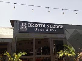 Bristol 9 Lodge grill and bar, hotel in Abuja