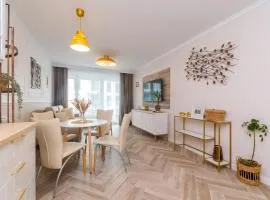 Golden Azzure by Grand Apartments