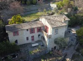 Studio avec cuisine attenante au Domaine des Petites Sœurs avec 5200m2 arboré à 800m du centre historique