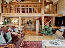 Cosy luxury Grade II listed barn in the Forest of Dean