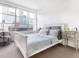 NEW! A Comfy & Stylish Apt Next to Darling Harbour