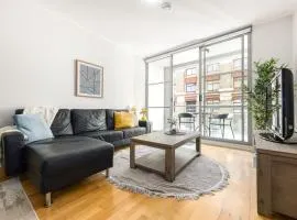 A Modern & Stylish Studio Next to Darling Harbour