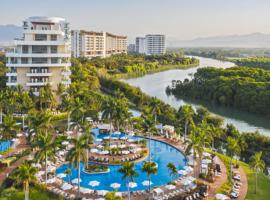 Luxury Beachfront Suites With Private Pool, golfhotell i Puerto Vallarta