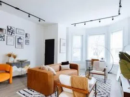 The Brown House - A luxurious UChicago Campus stay