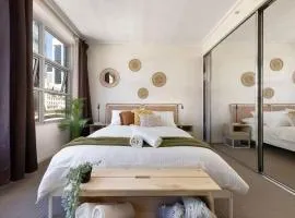 A Plush & Comfy Apt Right Next to Darling Harbour