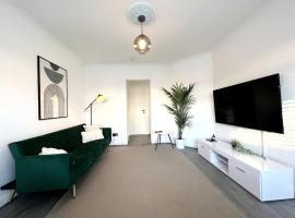 ArtLounge-2 bed garden Free parking, apartment in Enfield Lock