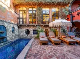 Casa Almira 5BR Luxury Home with Pool, Hot Tub & Rooftop