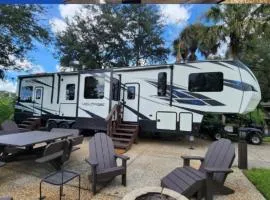 2 bedroom glamping RV w/golf cart