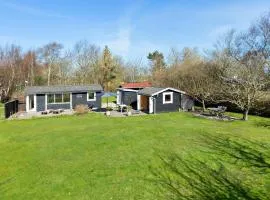 2 Bedroom Stunning Home In Tisvildeleje