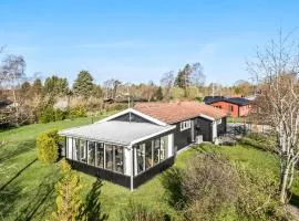 Amazing Home In Hjby With Wifi