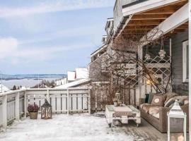 Cozy Home In Heggedal With House A Panoramic View, hotel di Asker