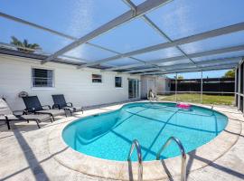 Sunny Escape: Vibrant Pool Home, cabana o cottage a Port Richey