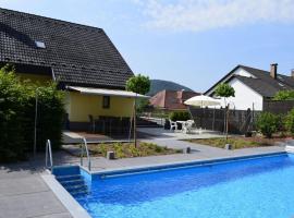 Palatinate Forest Modern retreat, hotel dengan kolam renang di Silz