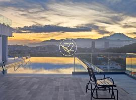 Aru Suites HOMESTAY WIFI,Carpark,24h Check in,Water Filter by R2 Residence, hotel de playa en Kota Kinabalu