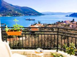 Superb View & 2 steps to the Beach – hotel w mieście Kamenari