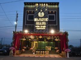 Hotel Majestic Grand By MNG Rooms, hotel a Kānpur
